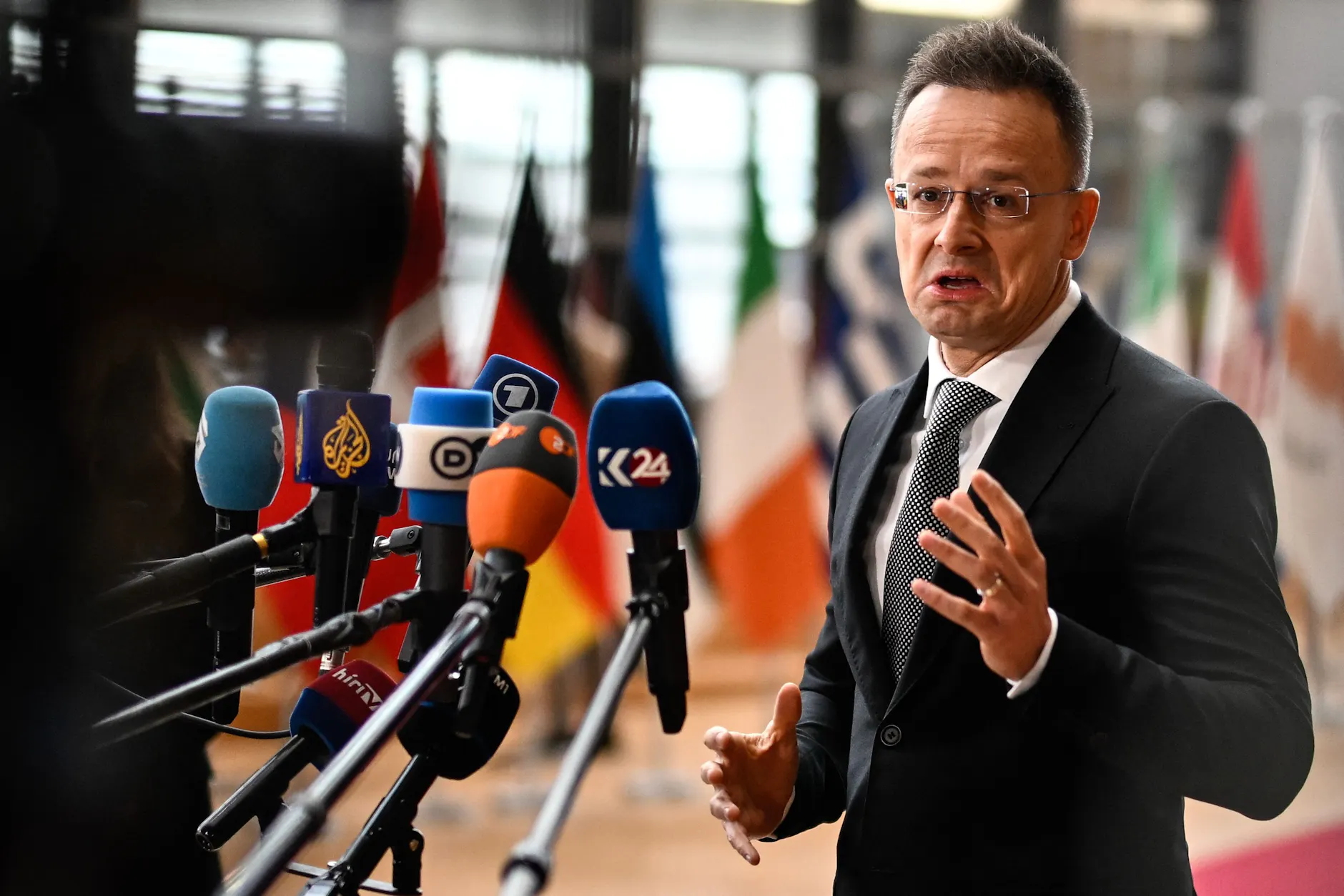 Ungarns Außenminister Péter Szijjártó tauscht sich nach eigener Aussage regelmäßig mit Sergej Lawrow aus.