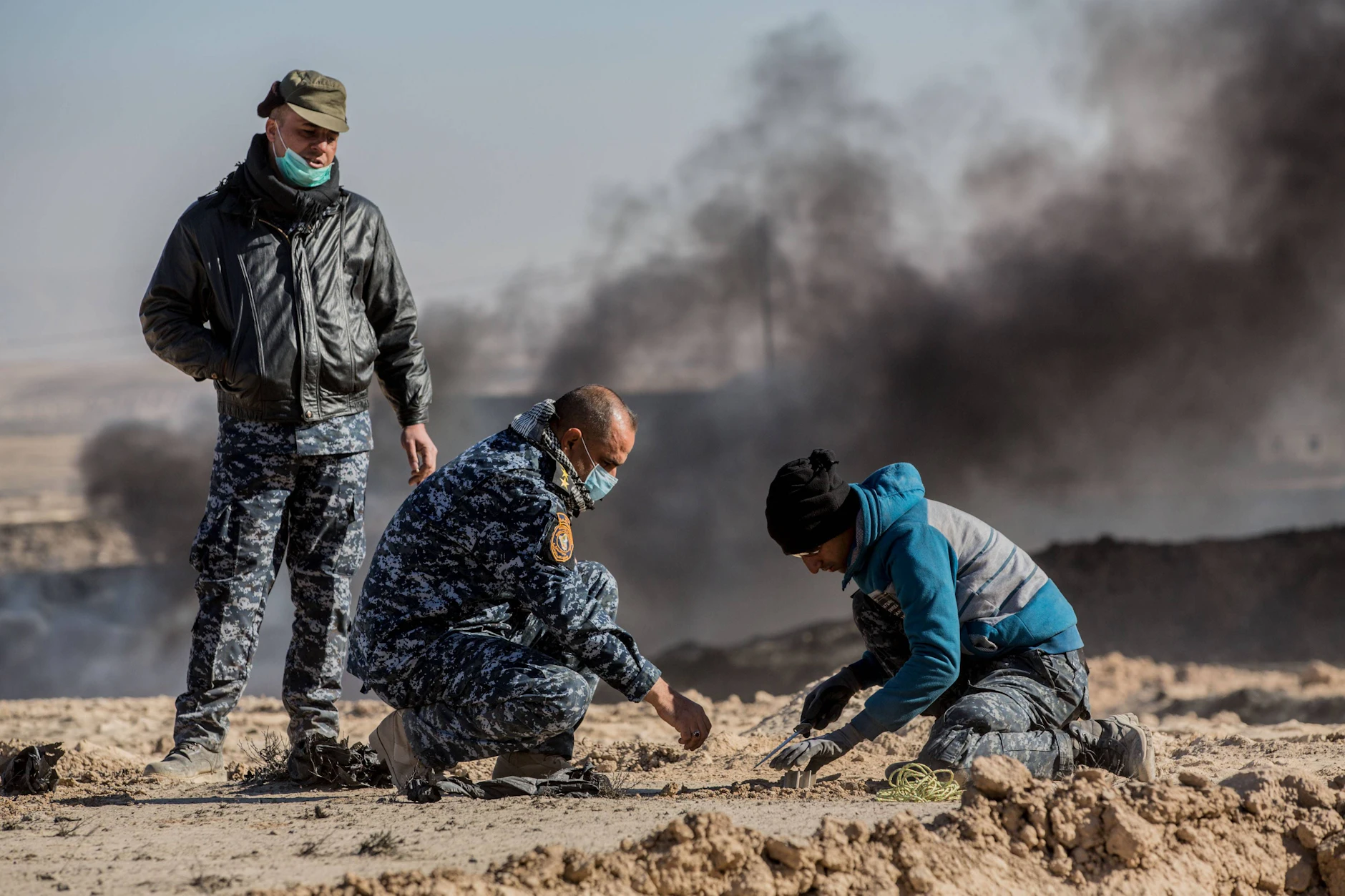 Brennende Ölfelder in Qayyarah, Irak.