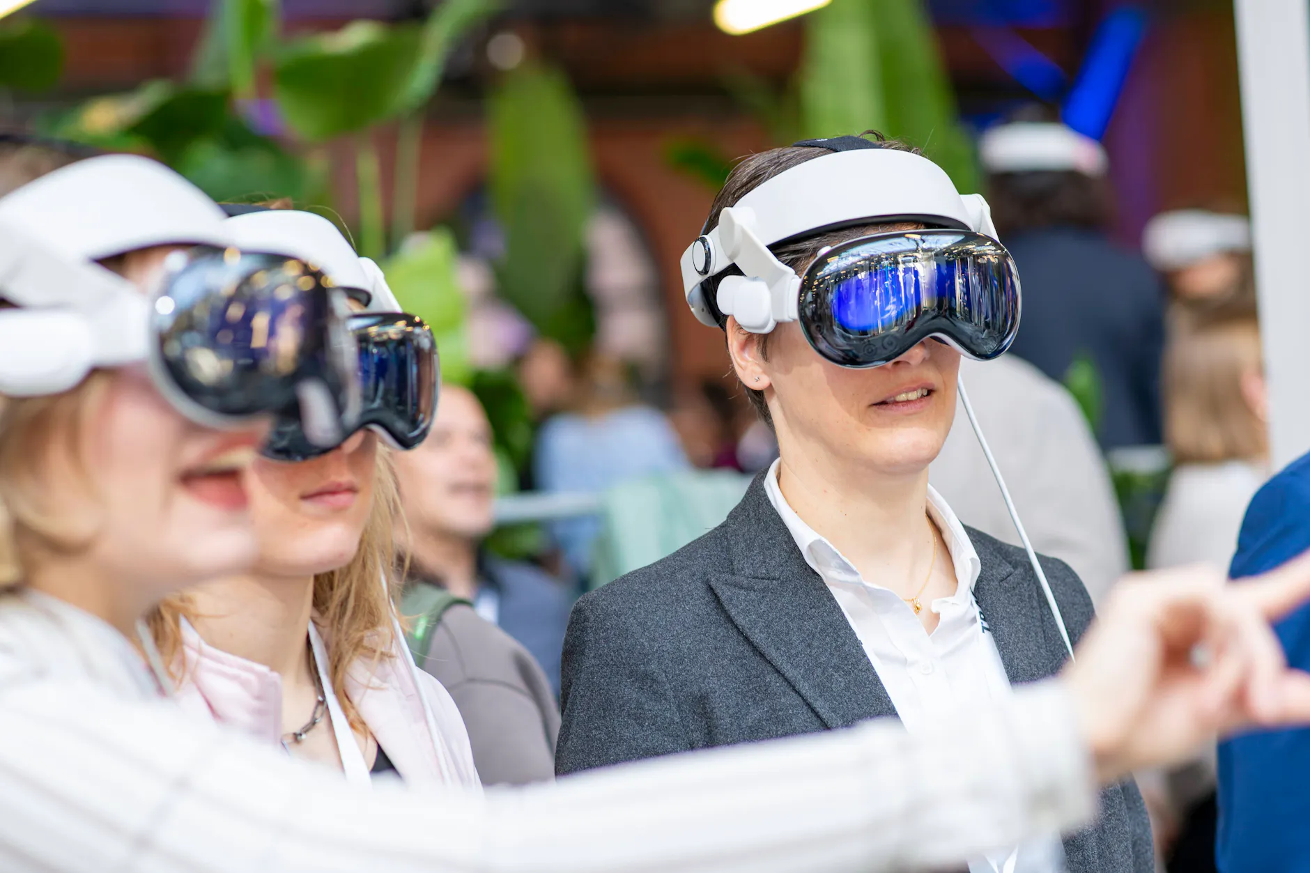 Während auf Messen Technologien zur Digitalisierung von Geschäftsprozessen und -modellen präsentiert werden, hat die Verwaltung Nachholbedarf.