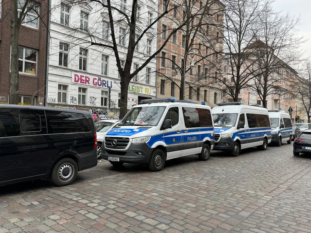 Razzia in Berlin: Auf der Jagd nach den Stromterroristen!