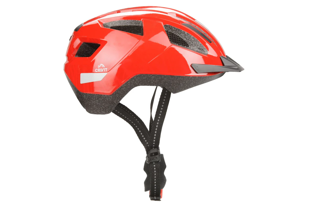 Der „Lidl Crivit Kinder-Fahrradhelm mit Rücklicht“ für 15 Euro schnitt im Test am besten ab und bekam die Note 2,6.