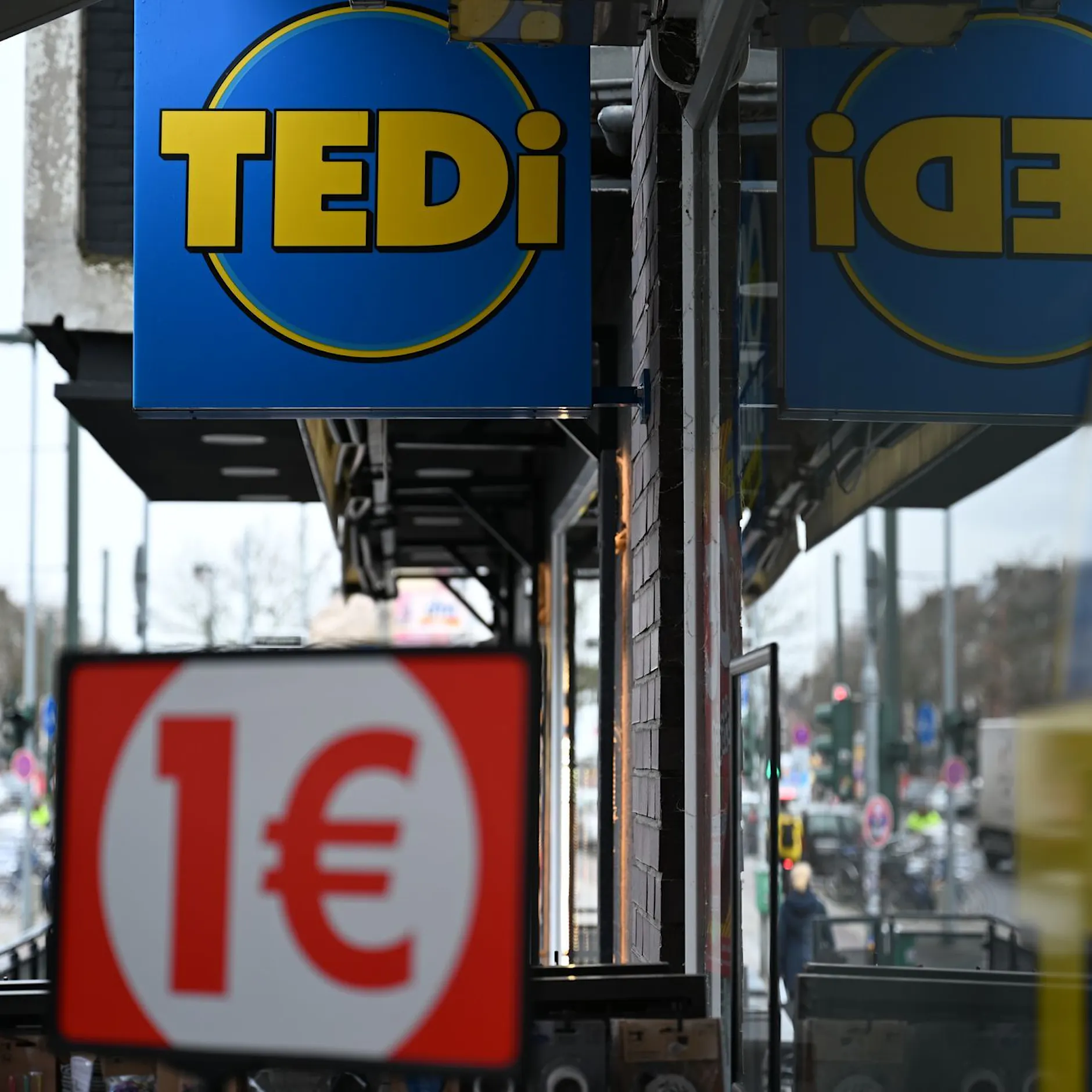 Kaufhäuser am Ende? Wie Billigketten den Einzelhandel revolutionieren!