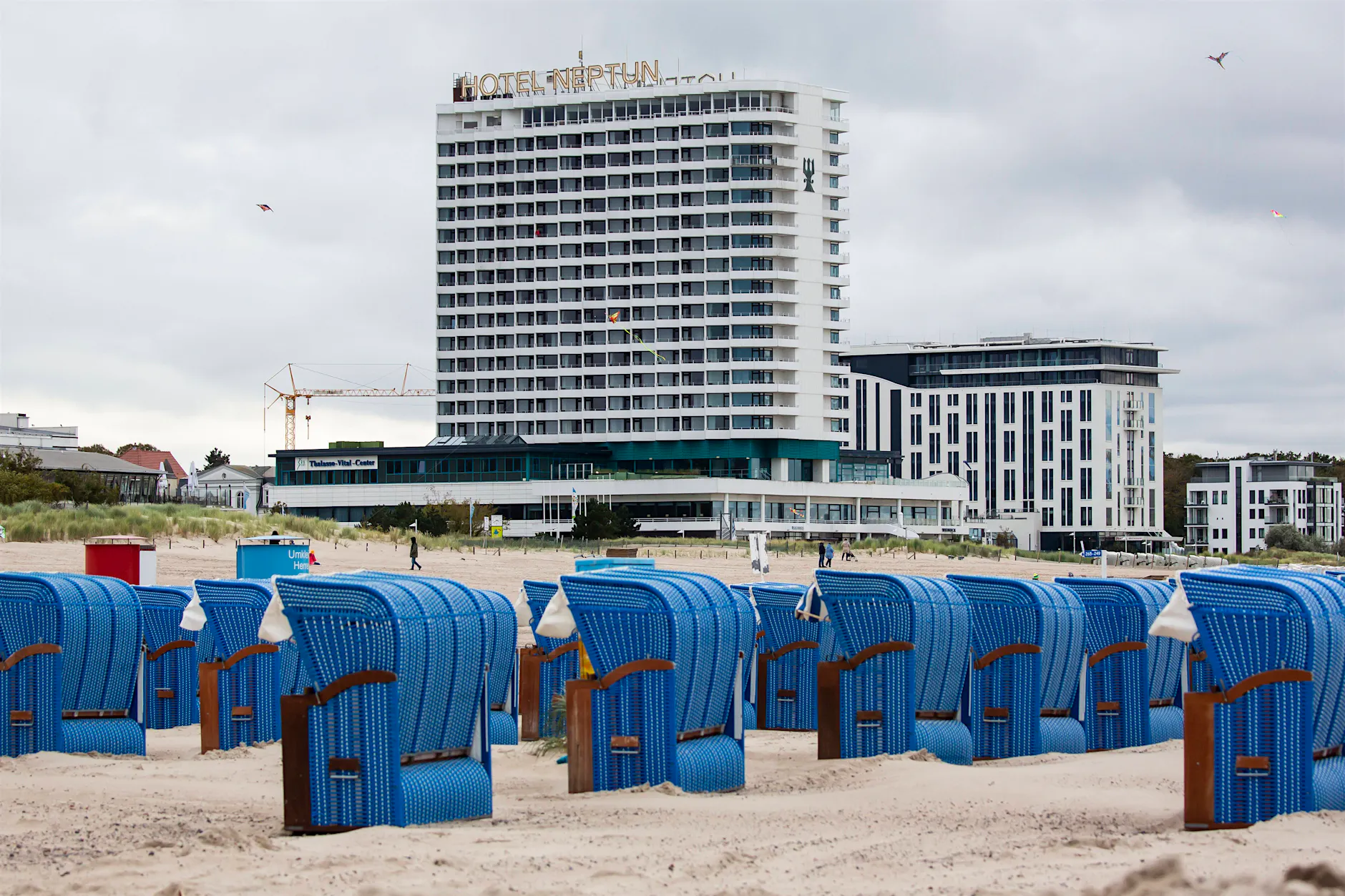 Hotel Neptun an der Ostsee verschenkt ein Stück Geschichte der DDR