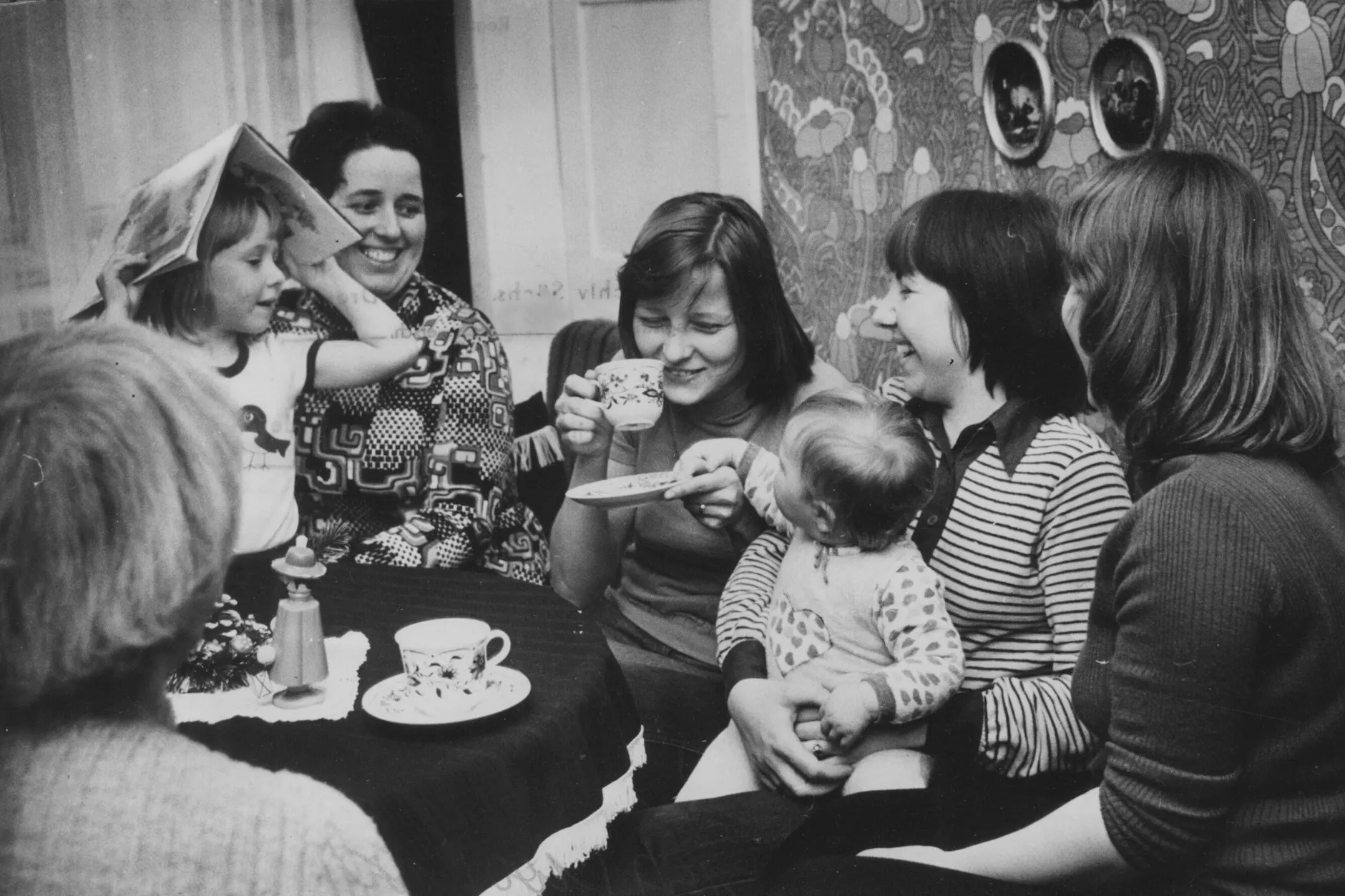 Auch private Anlässe und Feierlichkeiten der DDR-Brigaden wurden in den Brigadebüchern dokumentiert.