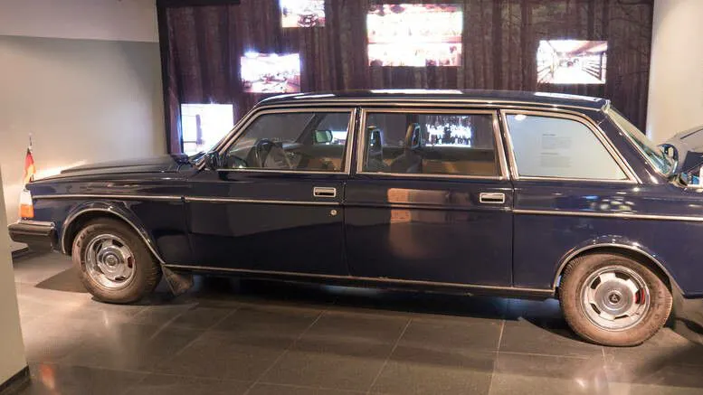 Der Volvo von Günter Mittag parkt heute im DDR Museum Berlin. Das Regierungsauto steht hier schon seit Jahren, ist heute aber leider verschlossen.