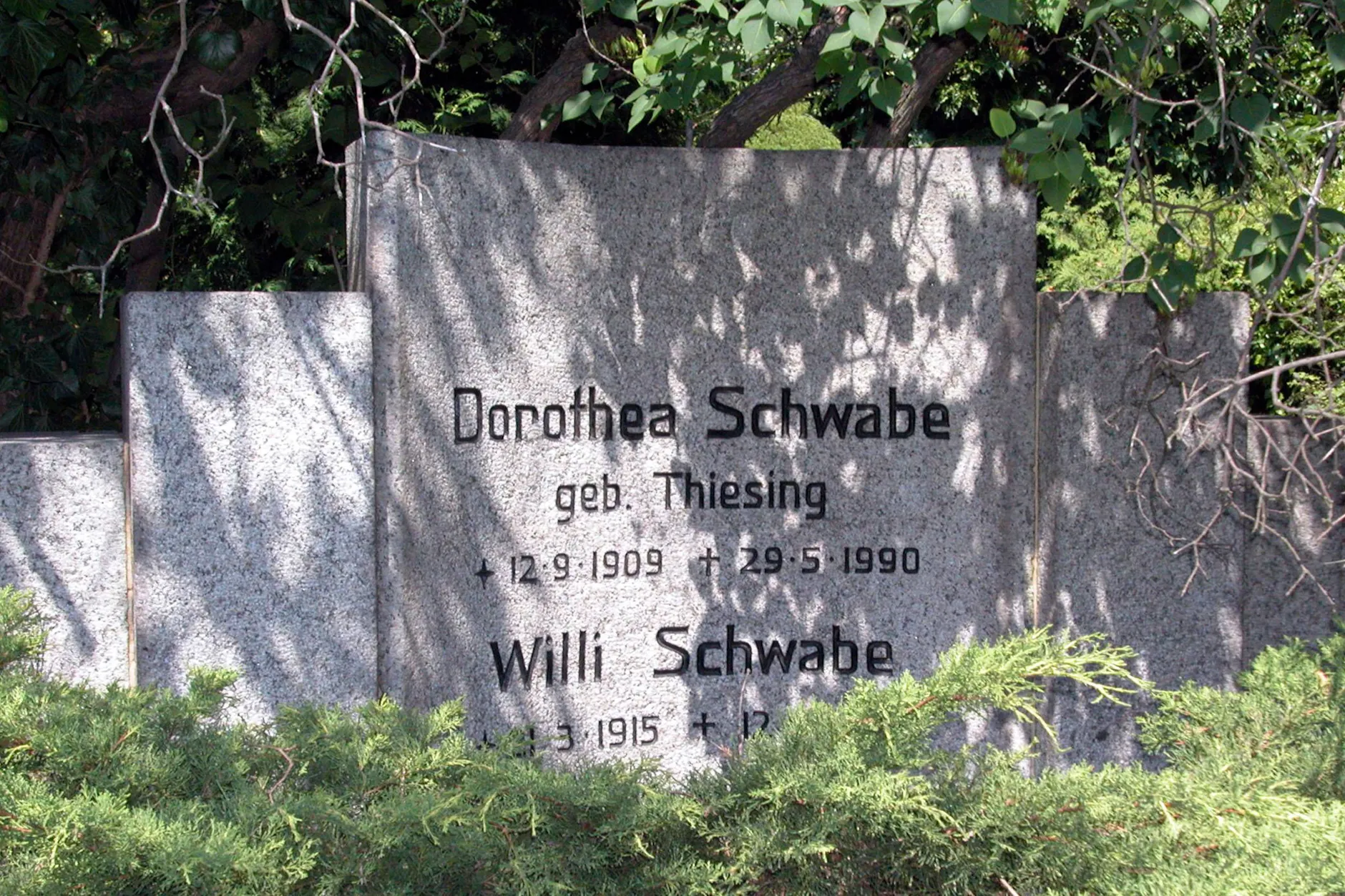 Willi Schwabe starb im Jahr 1991, wurde auf dem Dorotheenstädtischen Friedhof in Berlin beigesetzt. Seine Rumpelkammer gab es bis 1993, dann wurde die TV-Sendung eingestellt.