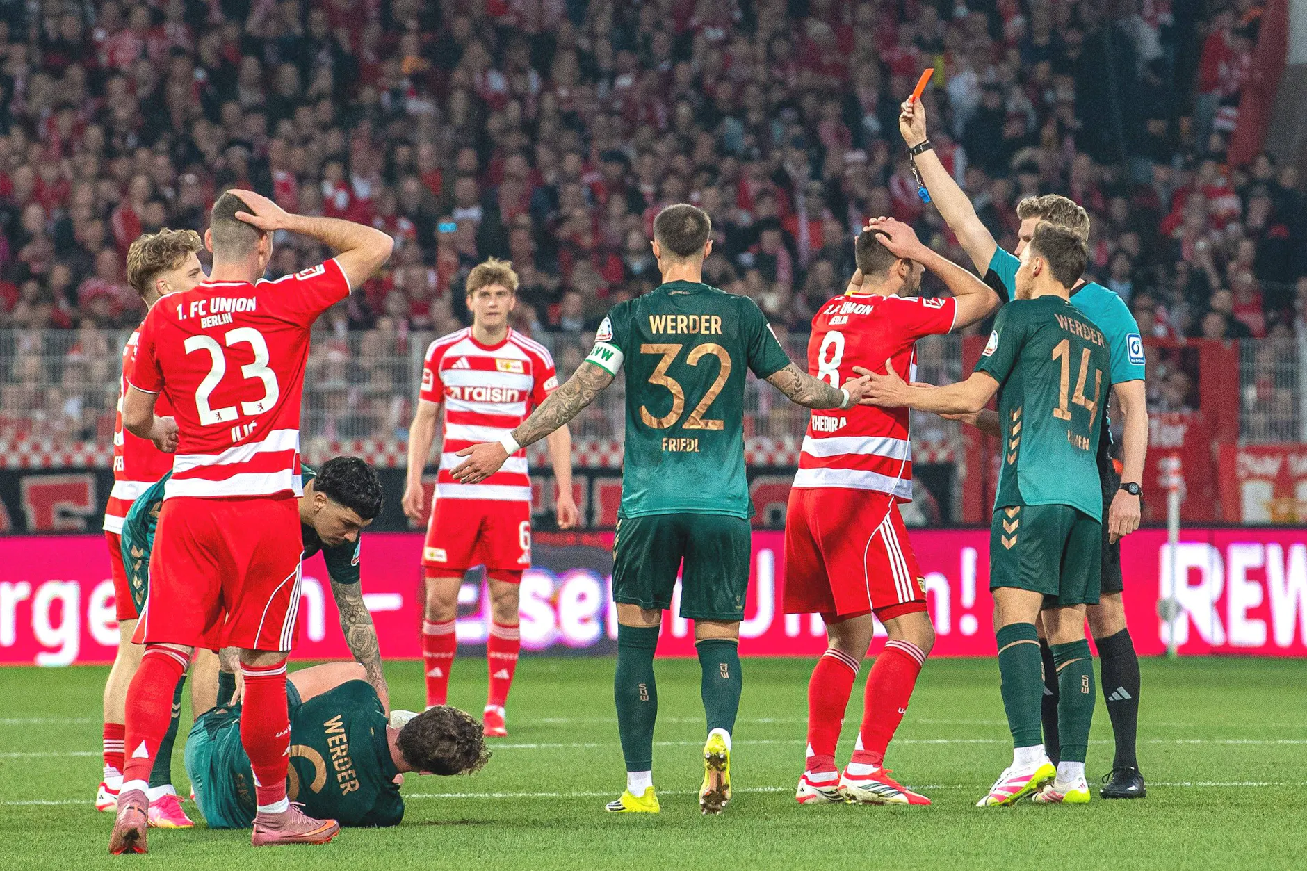 Rote Karte für Andras Schäfer vom 1. FC Union Berlin gegen Bremen. Jetzt wiederholte sich das Schauspiel.