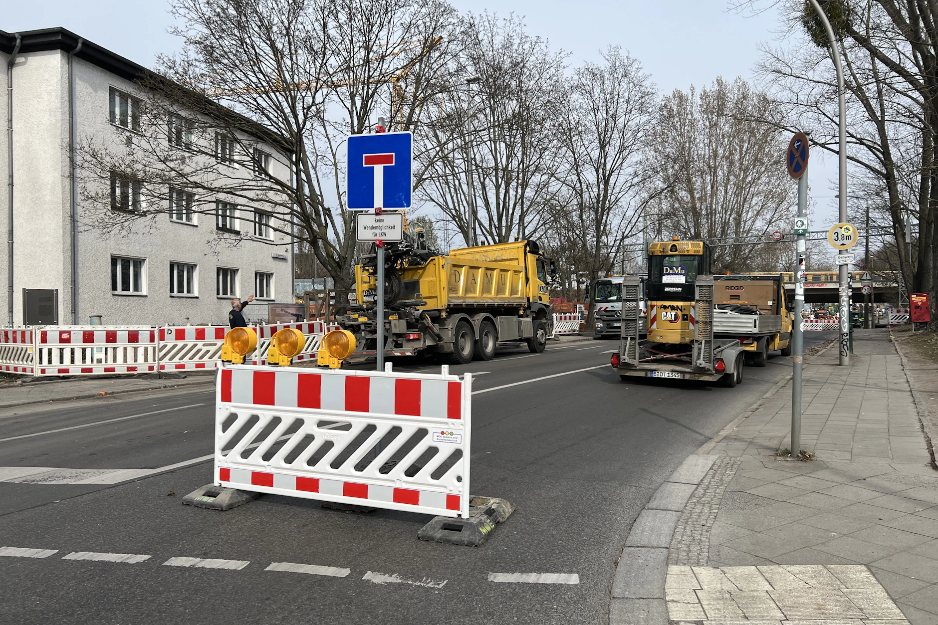 Seit Dienstagmittag ist nun auch die Fahrt auf der Schlichtallee Richtung Lückstraße unterbrochen.