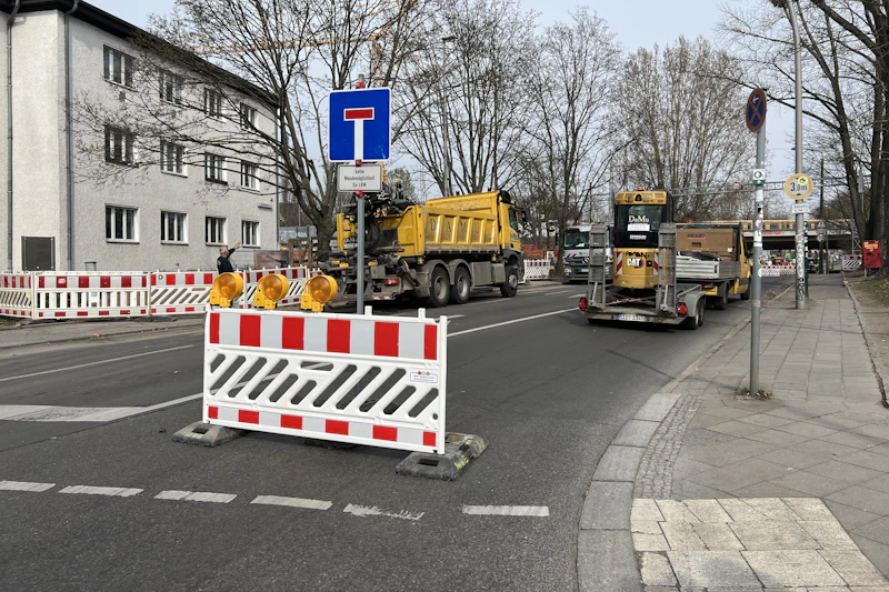 Vollsperrung! Wichtige Straße in Lichtenberg bleibt bis Ende April zu