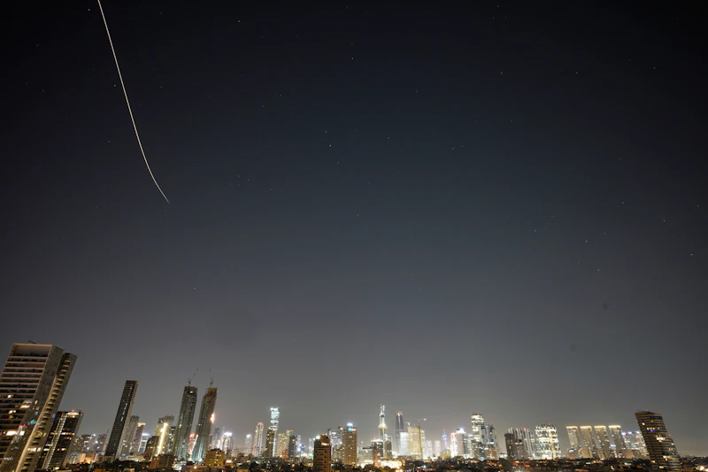 Iran feuert weiter Raketen ab, Israel will Südlibanon annektieren