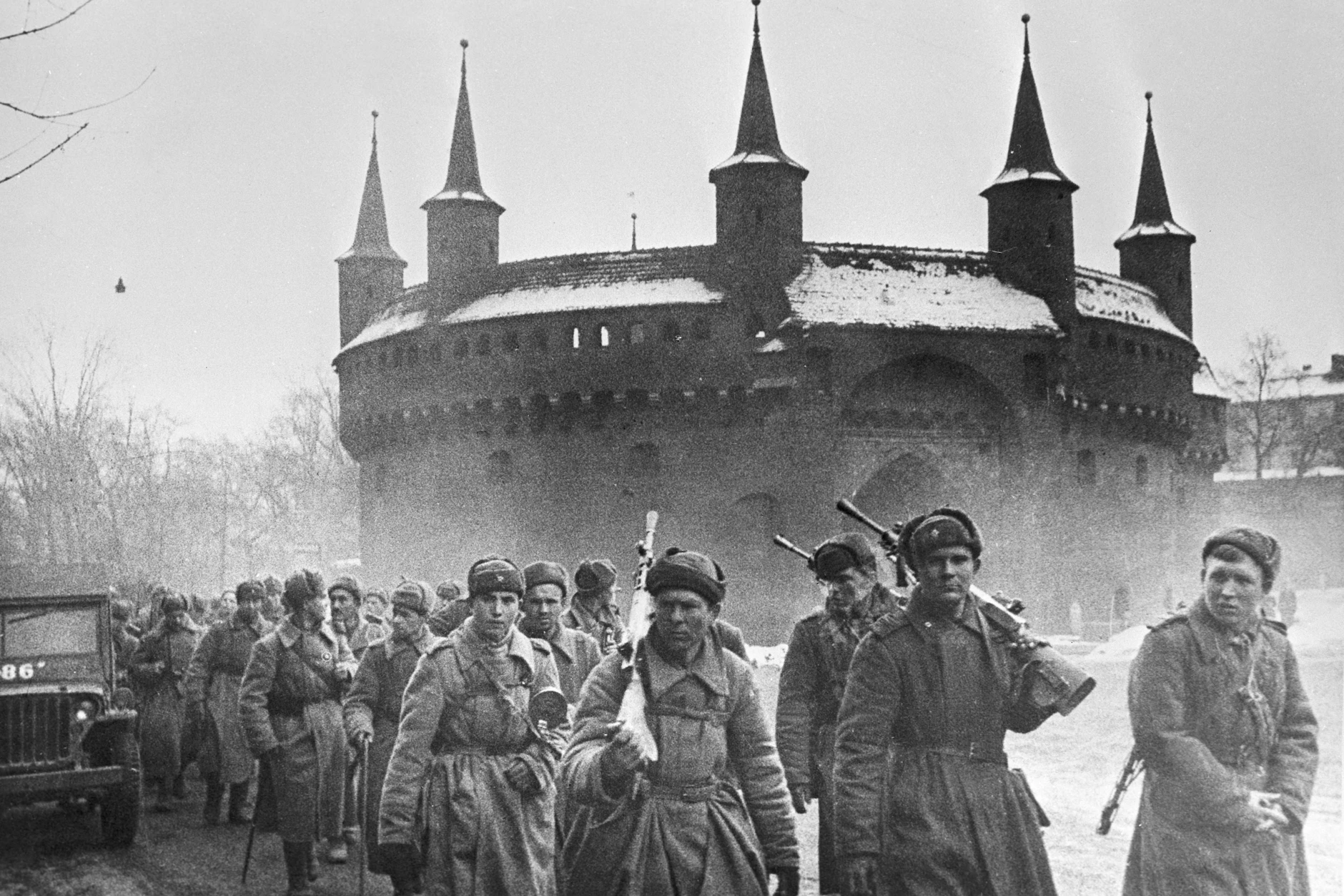 Soldaten der 1. Ukrainischen Front der Roten Armee am 8. Februar 1945 in Krakau