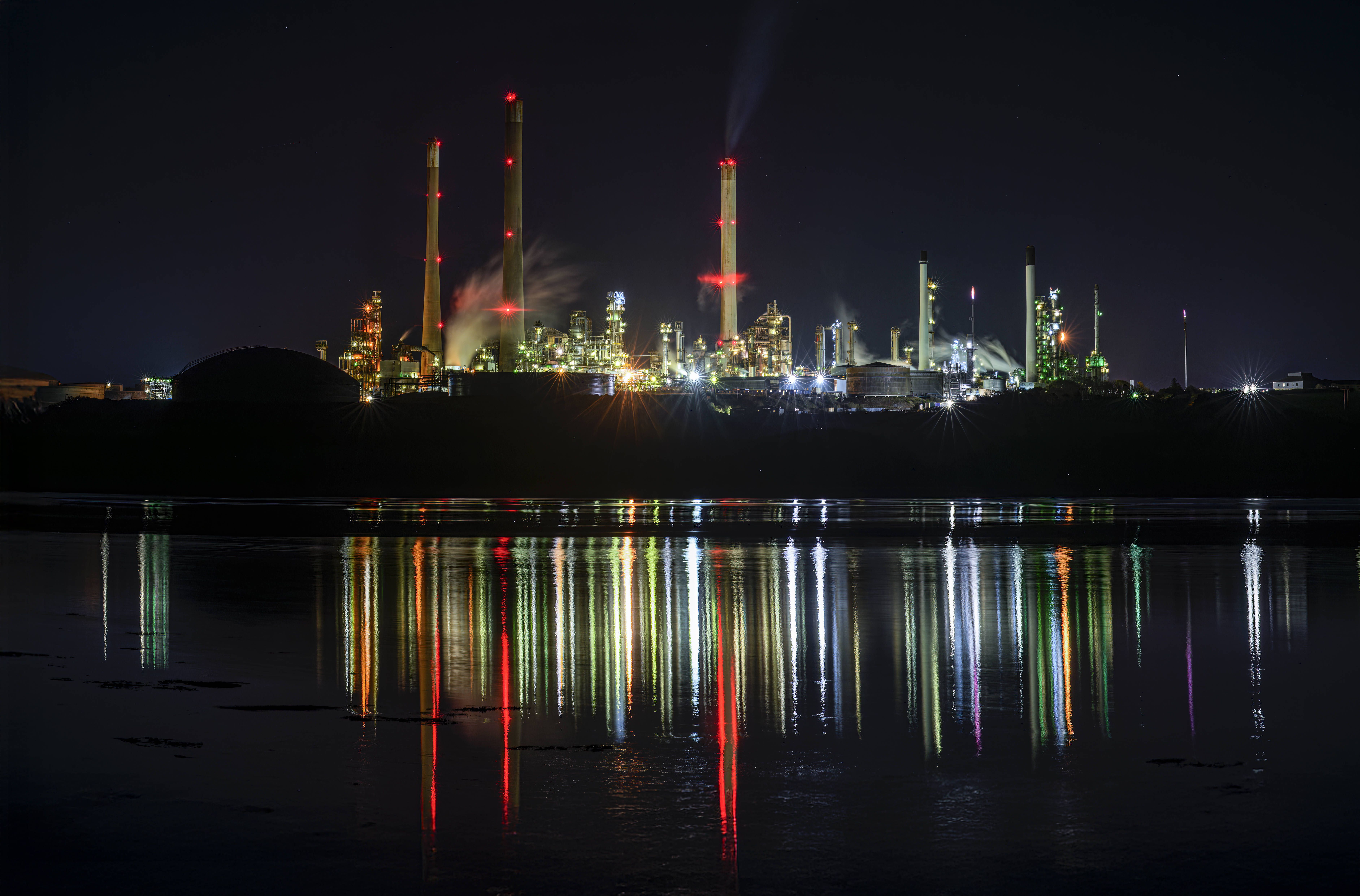 Feuer nach Explosion in Öl-Raffinerie in Texas: Port Arthur warnt Anwohner