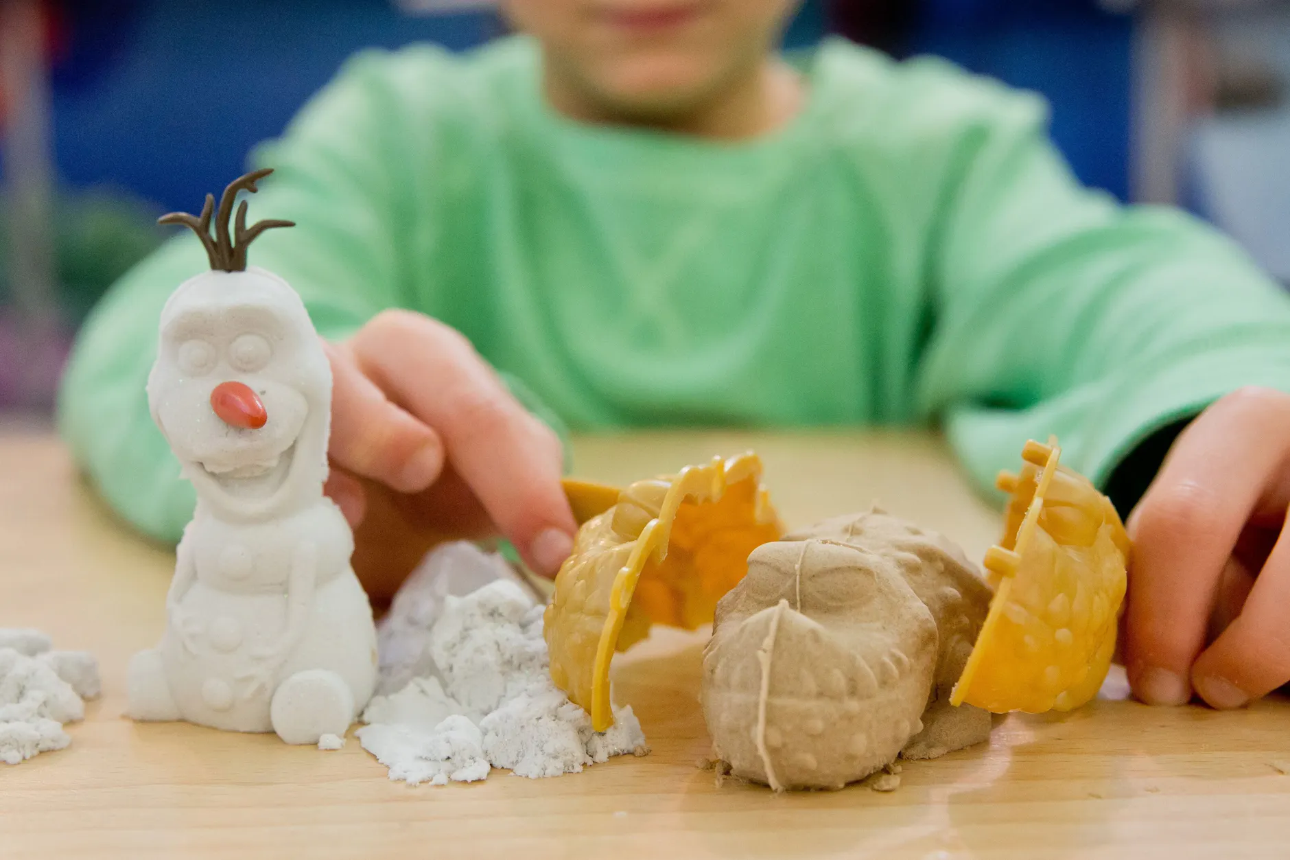 Stiftung Warentest hat Spiel- und Bastelsande untersucht, in einem Drittel stecken potenziell krebserregende Asbestfasern.