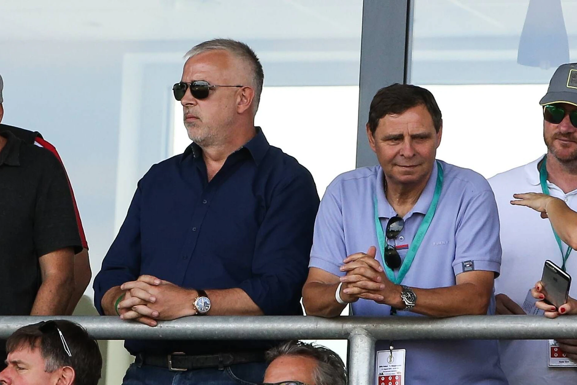 Bernd Heynemann, rechts neben Union-Präsident Dirk Zingler, schaut auch gerne mal bei Spielen des 1. FC Union Berlin wie hier 2019 in der ersten DFB-Pokalrunde bei Germania Halberstadt vorbei.