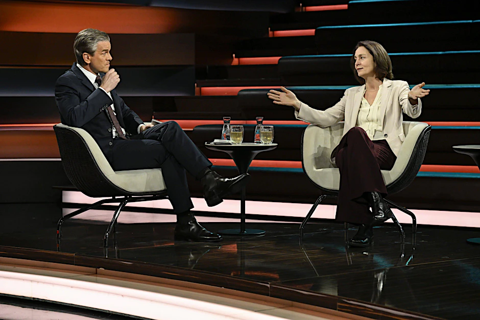 Markus Lanz mit Katarina Barley in seiner Sendung. Er versucht vergebens, richtige Antworten zu den Plänen der SPD zu bekommen.