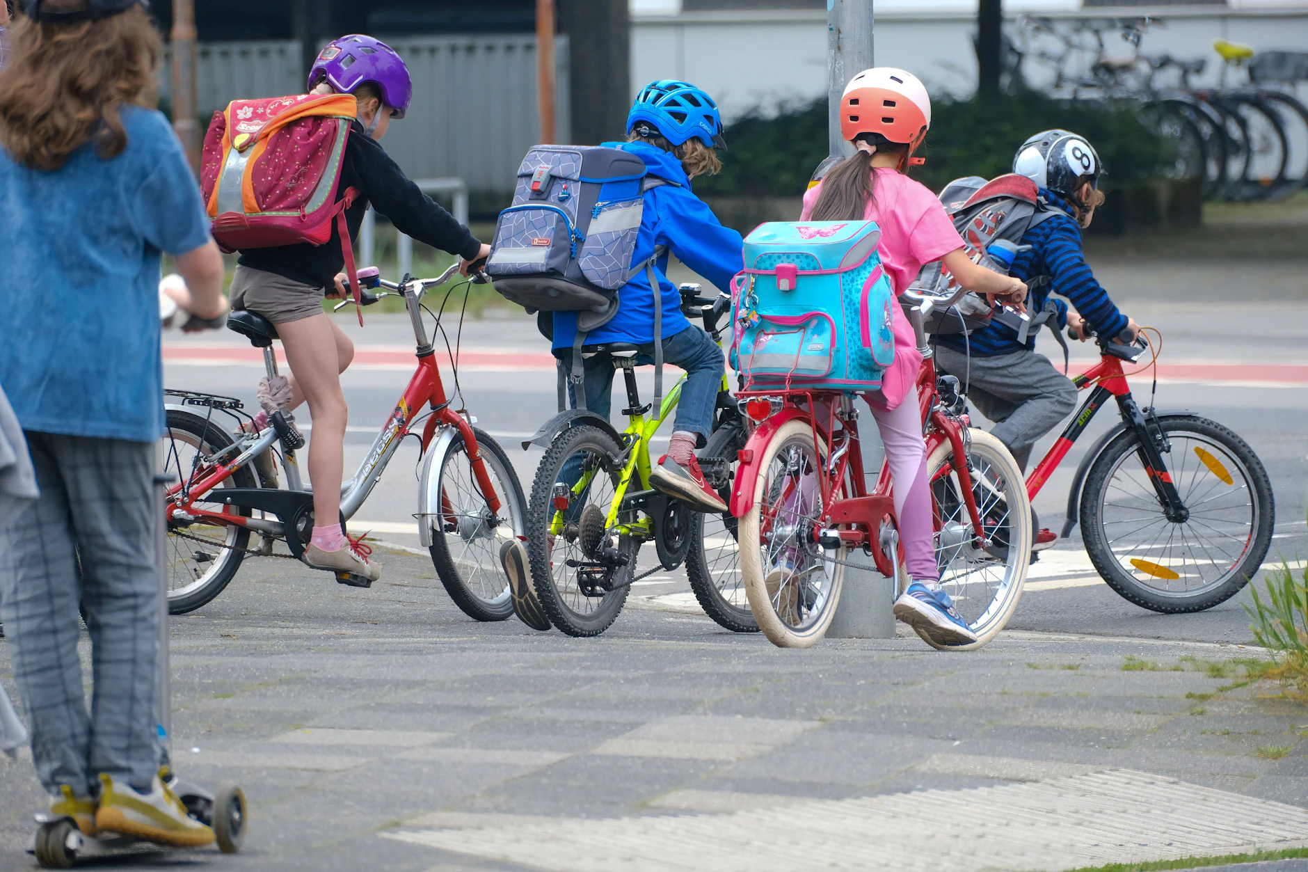 Die Stiftung Warentest hat gemeinsam mit dem ADAC insgesamt 18 Fahrradhelme getestet.