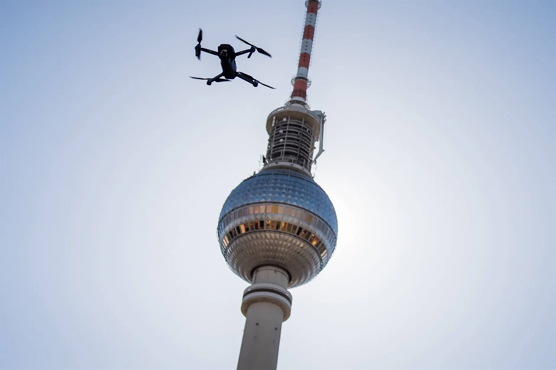 Drohnen-Alarm in Berlin: Kreuzungen dicht! Vorsicht in diesem Bezirk