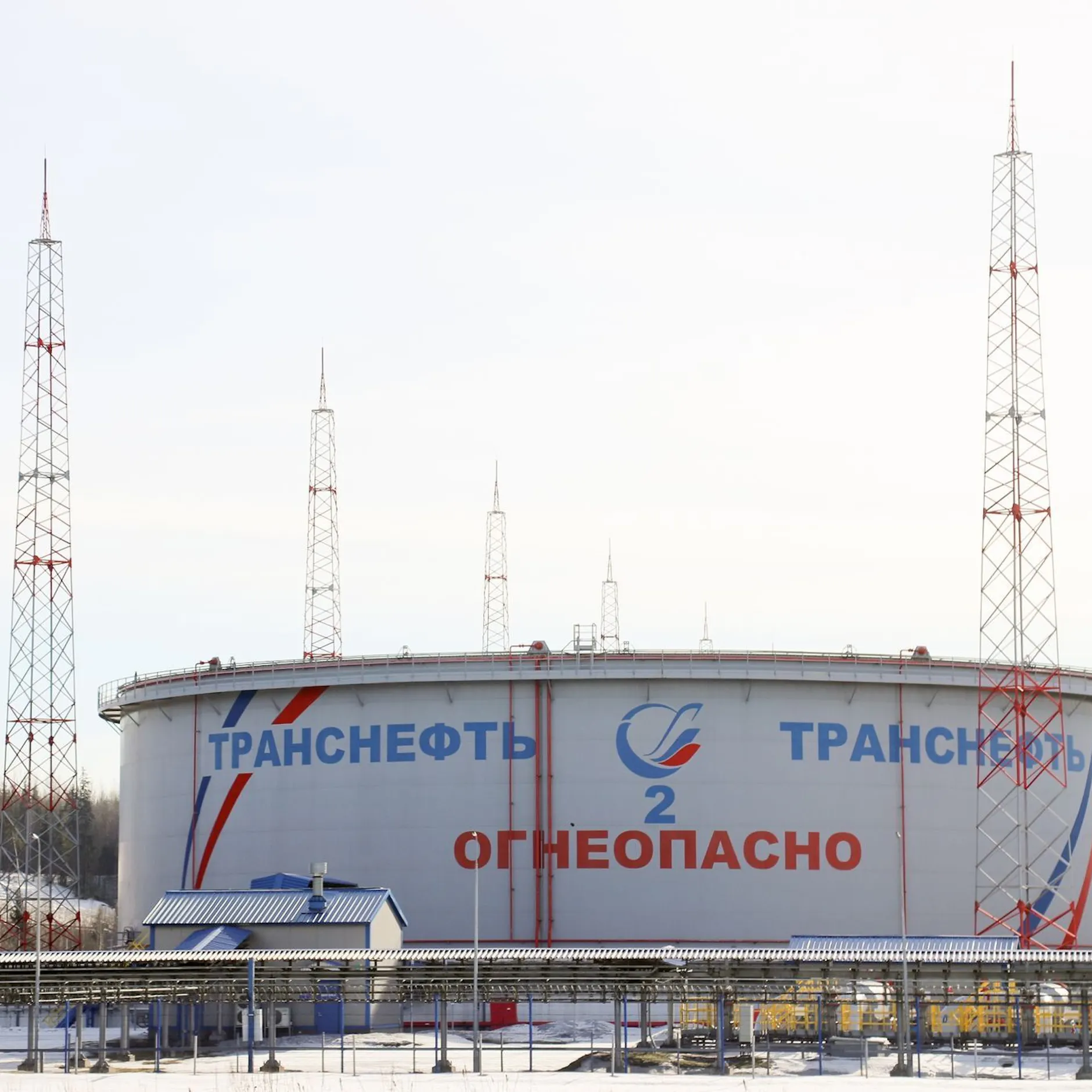 Image - Ukraine trifft Russlands Ölexporte an der Ostsee: Brand in Ust-Luga, Lieferstopp in Primorsk