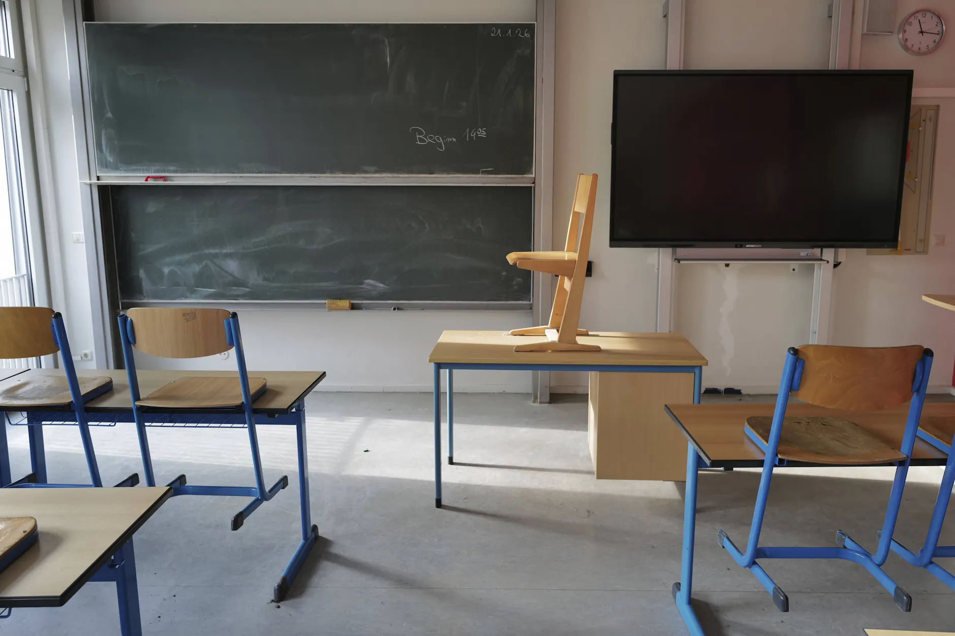 Eine Grundschule in Norddeutschland wurde völlig verwüstet. Die Täter waren zwar minderjährig, müssen aber trotzdem möglicherweise für den Schaden aufkommen. (Symbolbild)