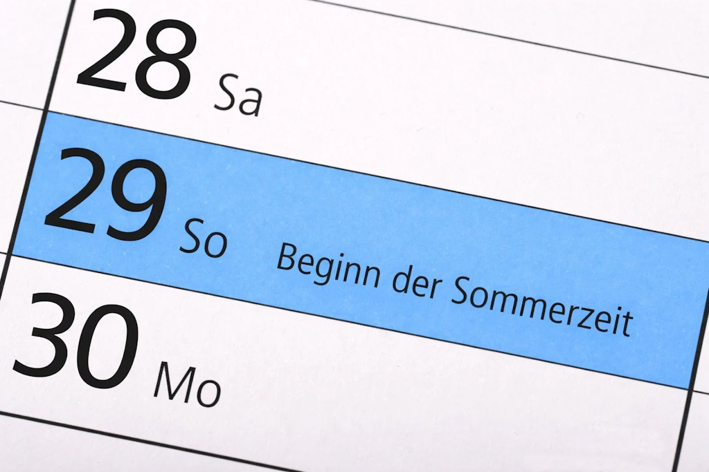 Bitte vormerken, am Sonntag wird auf Sommerzeit umgestellt!