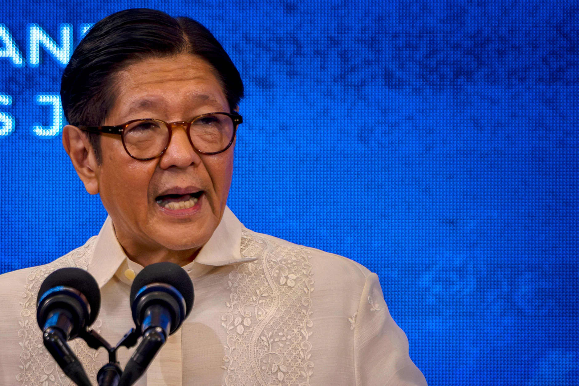Der philippinische Präsident Ferdinand Marcos hofft auf Ausnahmegenehmigungen bei Ölkäufen.