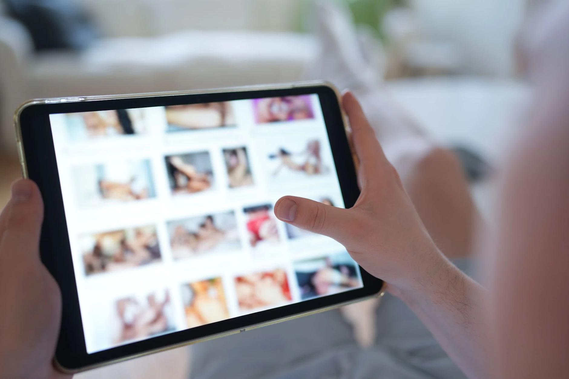 Das EU-Parlament will KI für Nacktbilder verbieten (Symbolfoto).