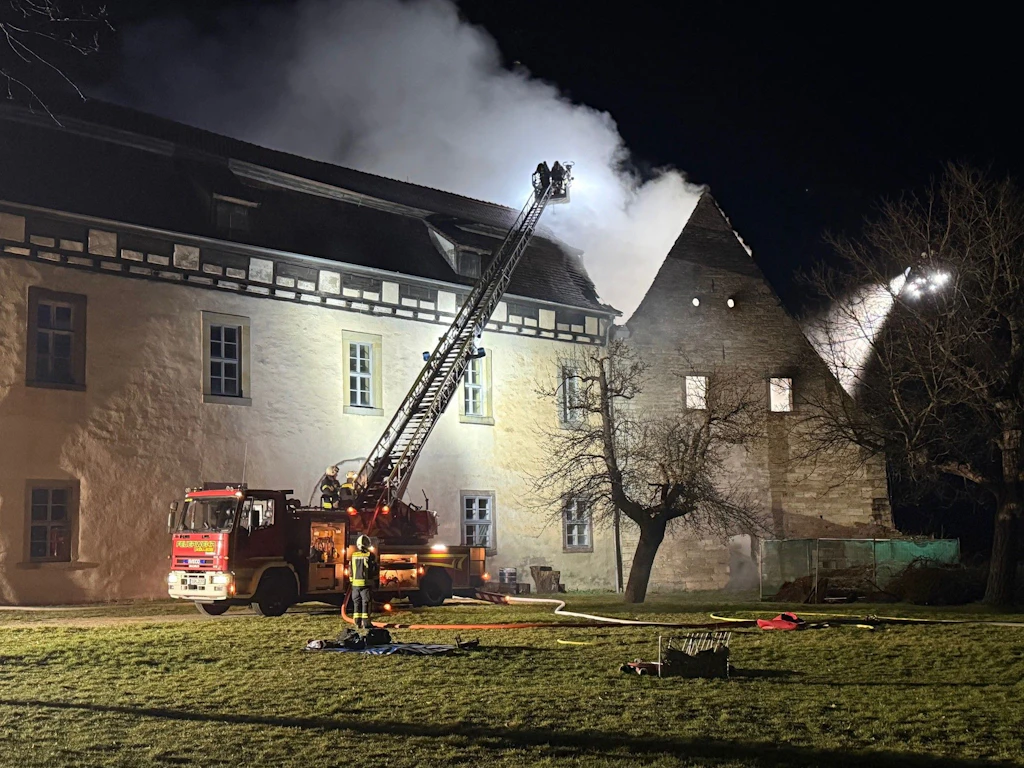 Historisches Gebäude vernichtet: Runneburg entgeht nur knapp der totalen Katastrophe