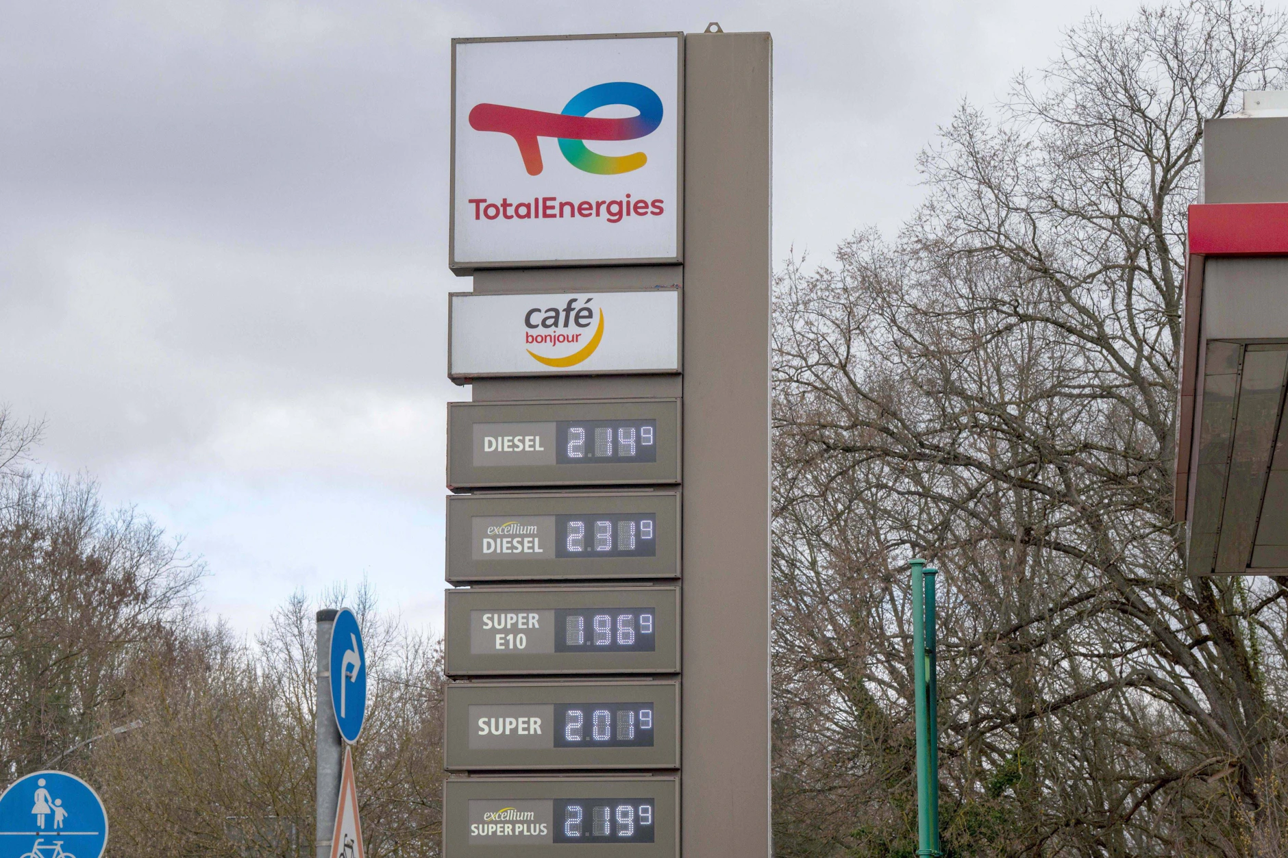 So sahen die Spritpreise Donnerstagmittag am S-Bahnhof Grünau aus.