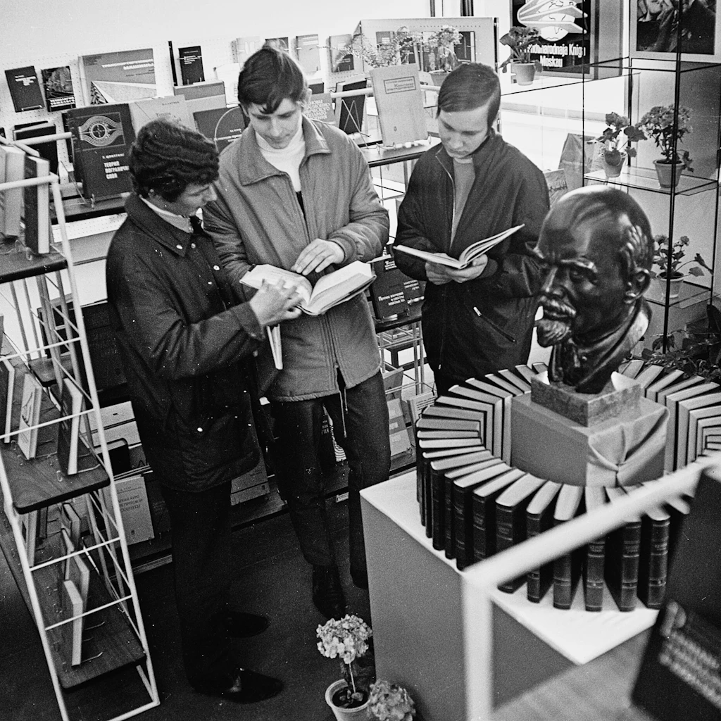 Stadtbibliothek in der früheren Karl-Marx-Stadt, heute Chemnitz, in Sachsen