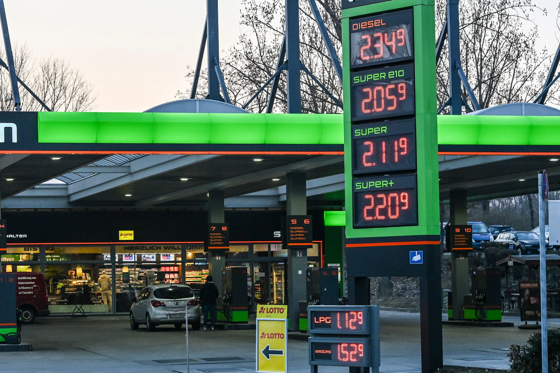 Eine Tankstelle in Berlin