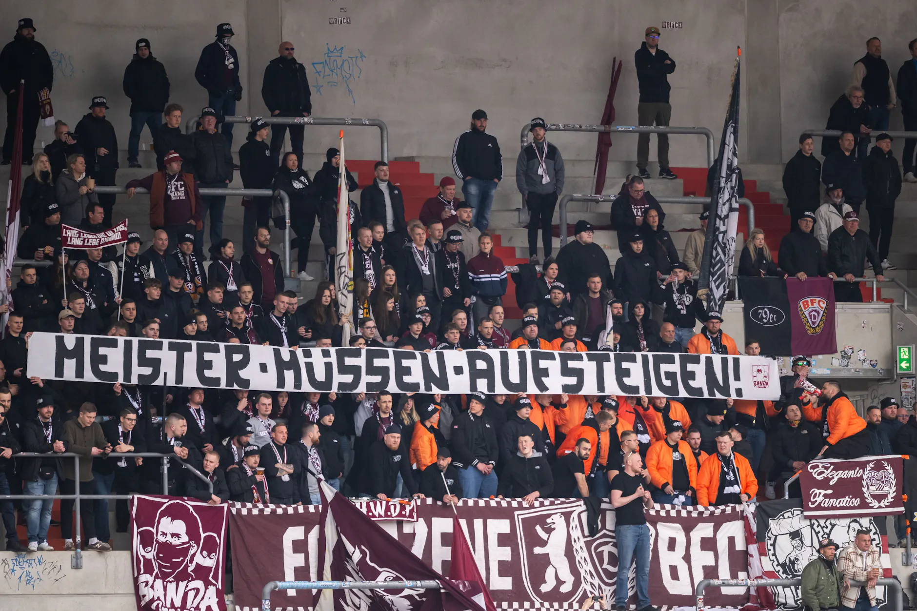 Auch die Fans des BFC Dynamo mussten 2022 bereits erleben, dass man als Meister der Regionalliga-Nordost nicht direkt in die 3. Liga aufsteigt. Entsprechend groß ist der Wunsch nach einer neuen Regel.