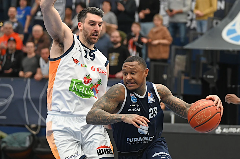 ENBL-Heimspiel: Charles Callison (r.) war gegen Groningen mit 15 Punkten bester MBC-Schütze.