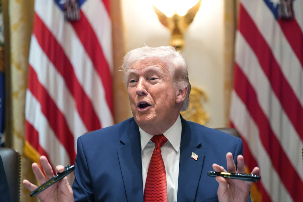 Tanker passieren Straße von Hormus: Trump spricht von „Geschenk“ aus Iran