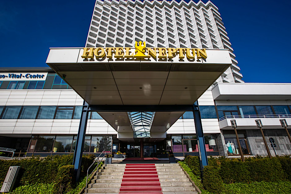 Platzhirsch seit vielen Jahren: Das Hotel Neptun in Warnemünde