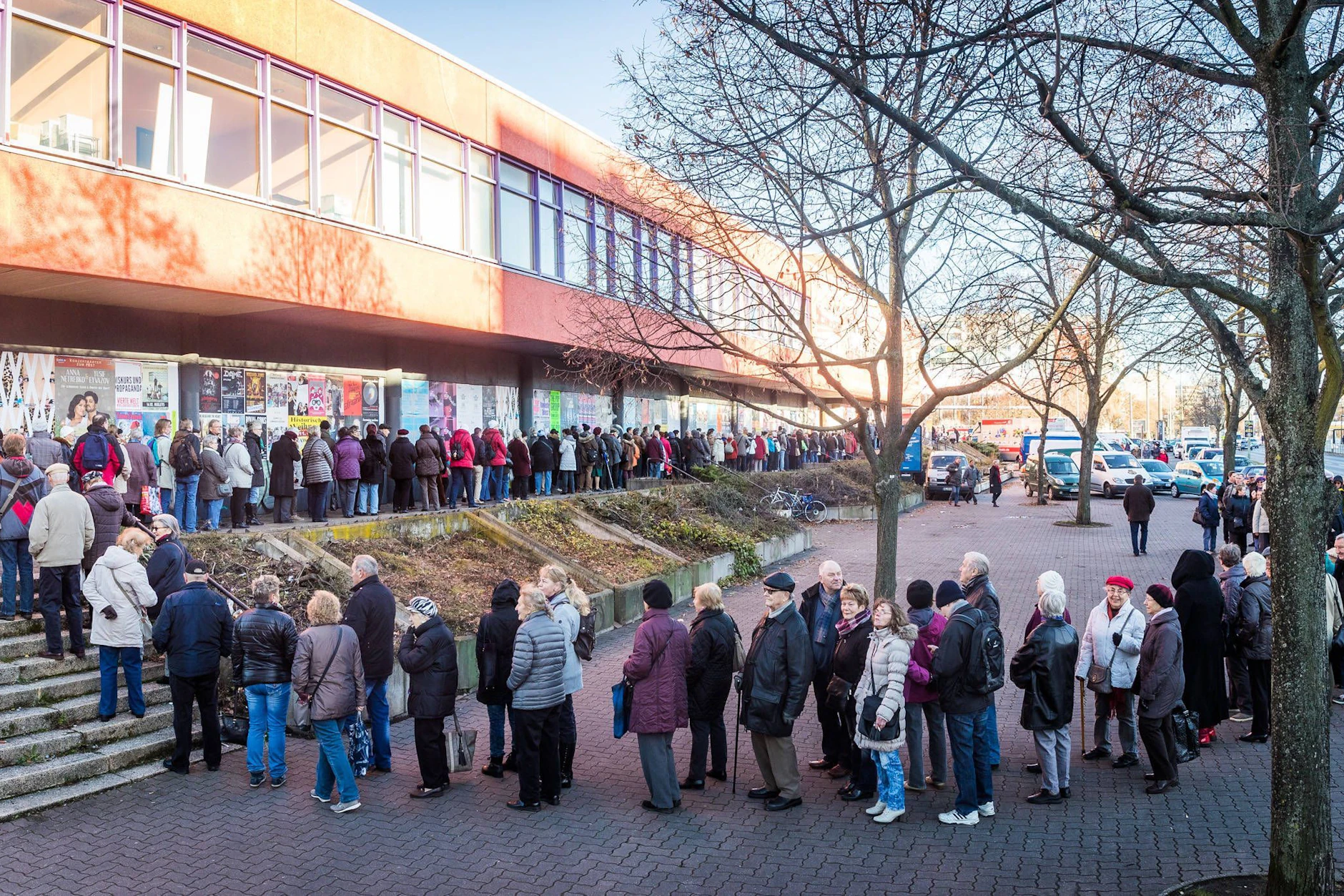 Ostpro Messe im SEZ Berlin. Lange Schlangen bildeten sich im Jahr 2016 vor dem Eingang.