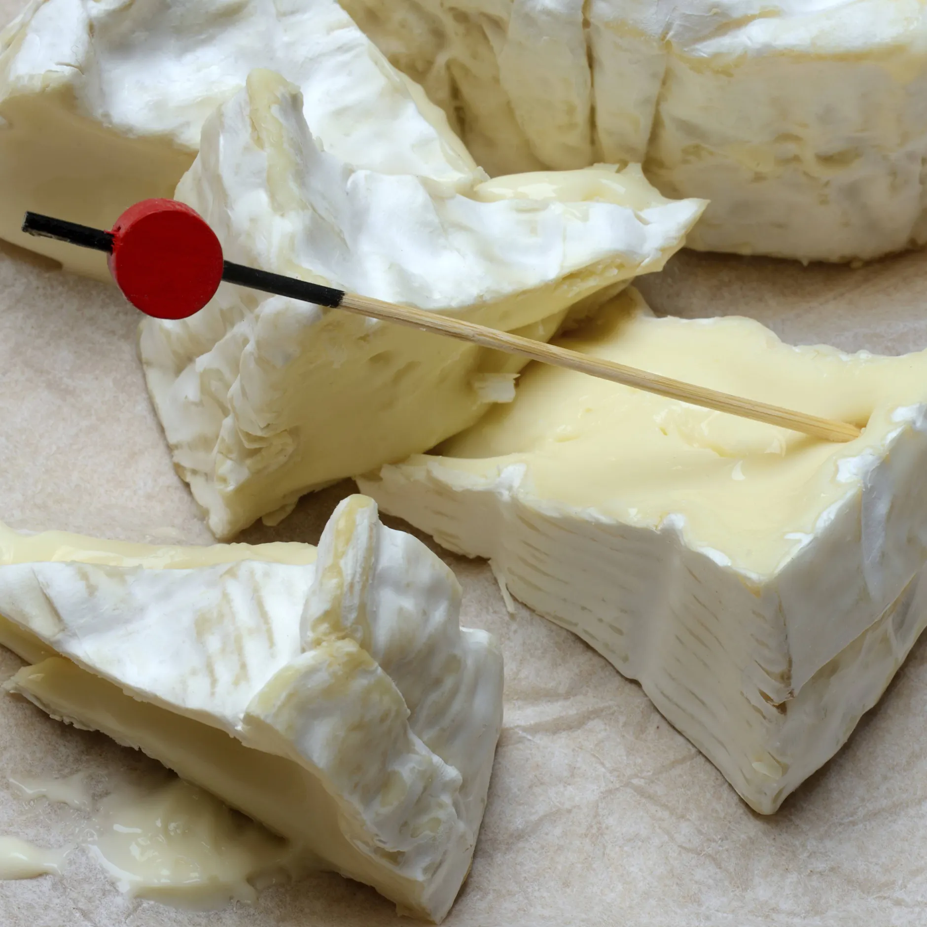 Rückruf von Camembert: Gefahr durch unerwünschte Bakterien bei Gillot-Käse