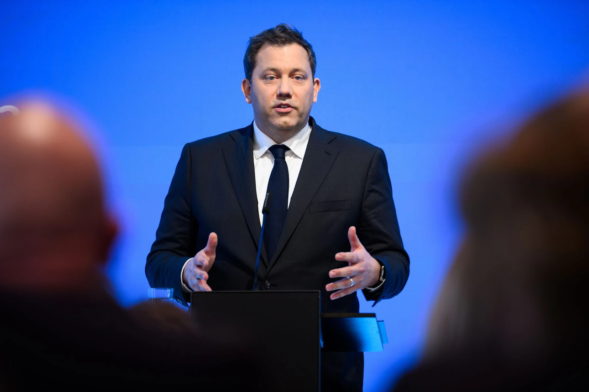 Lars Klingbeil (SPD), Bundesminister der Finanzen und Vorsitzender der SPD, verlangt den Deutschen viel ab mit seinen geplanten Reformen.