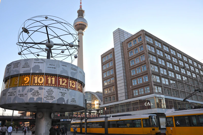 Schock für Berlin: Weltzeituhr tickt falsch nach Zeitumstellung!