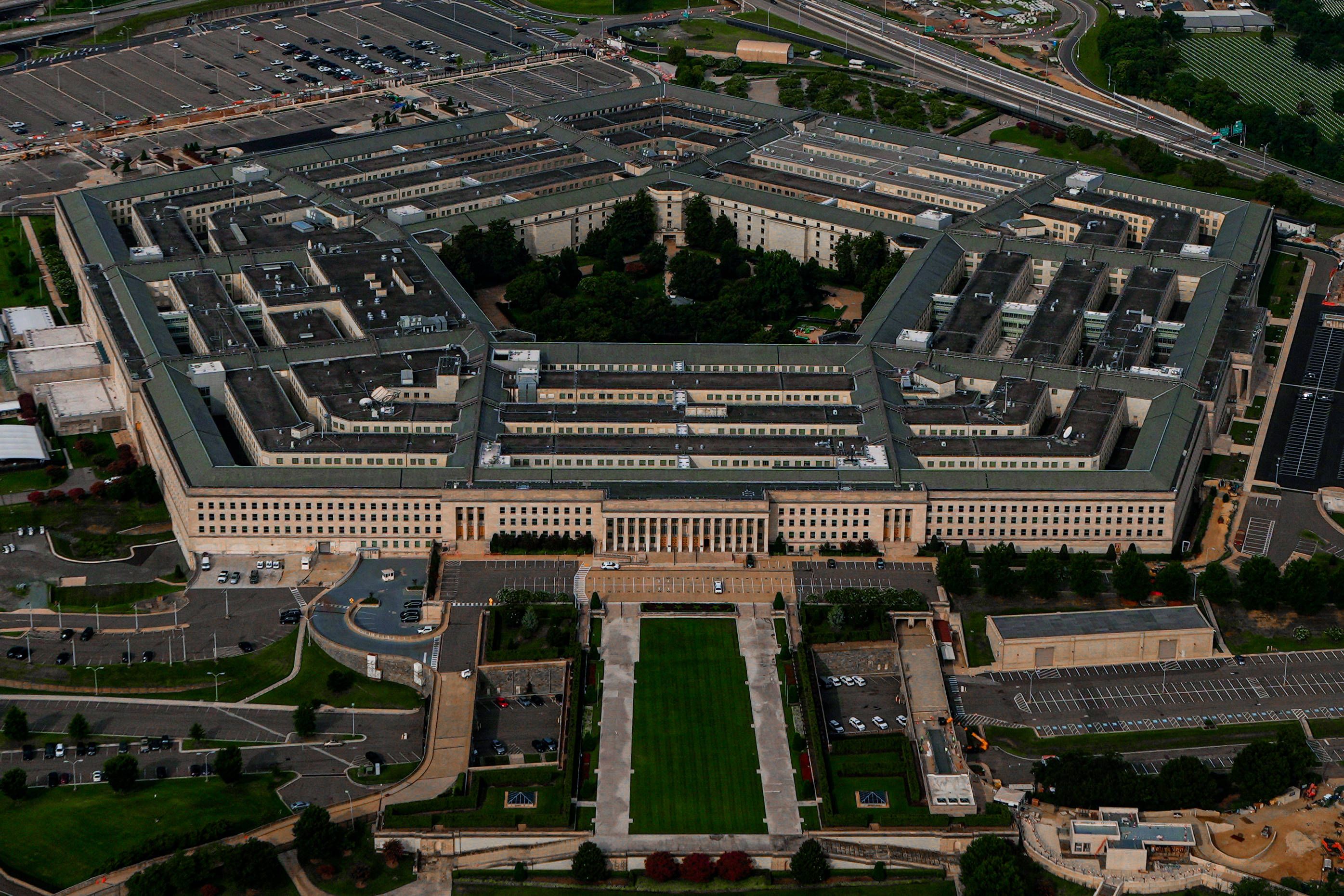 Von Nato bezahlt? Pentagon erwägt wohl Umleitung von Ukraine-Waffen in den Nahen Osten