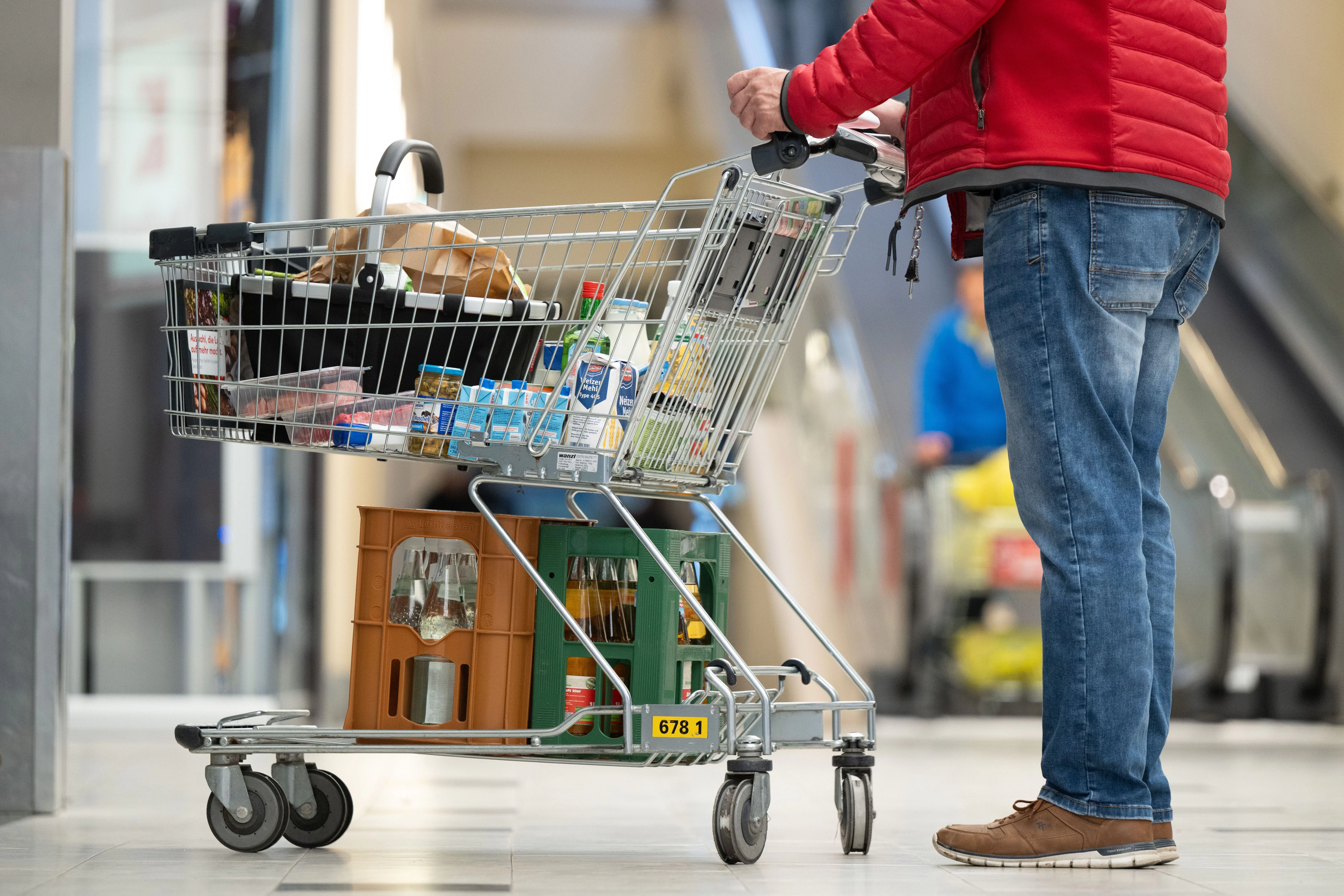 Inflation: Deutlicher Anstieg durch Iran-Krieg erwartet, Lebensmittel ...