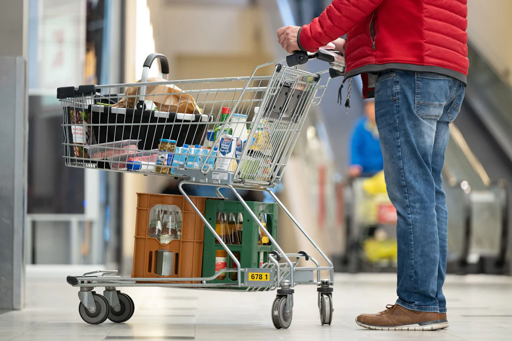 Inflation: Deutlicher Anstieg durch Iran-Krieg erwartet, Lebensmittel vor Preiserhöhung