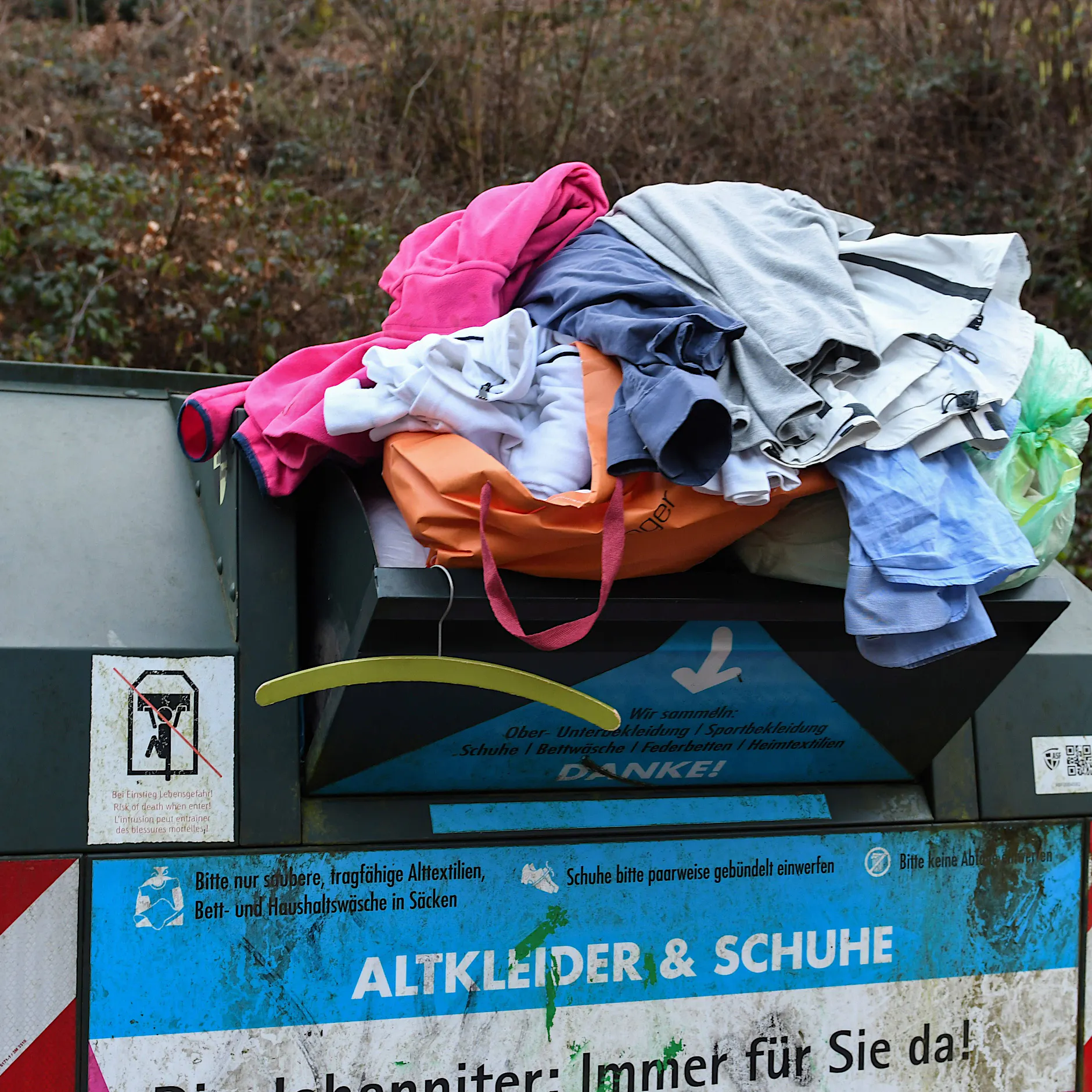 Aus für Mode-Müll: Neues Gesetz soll Textilhersteller in die Pflicht nehmen