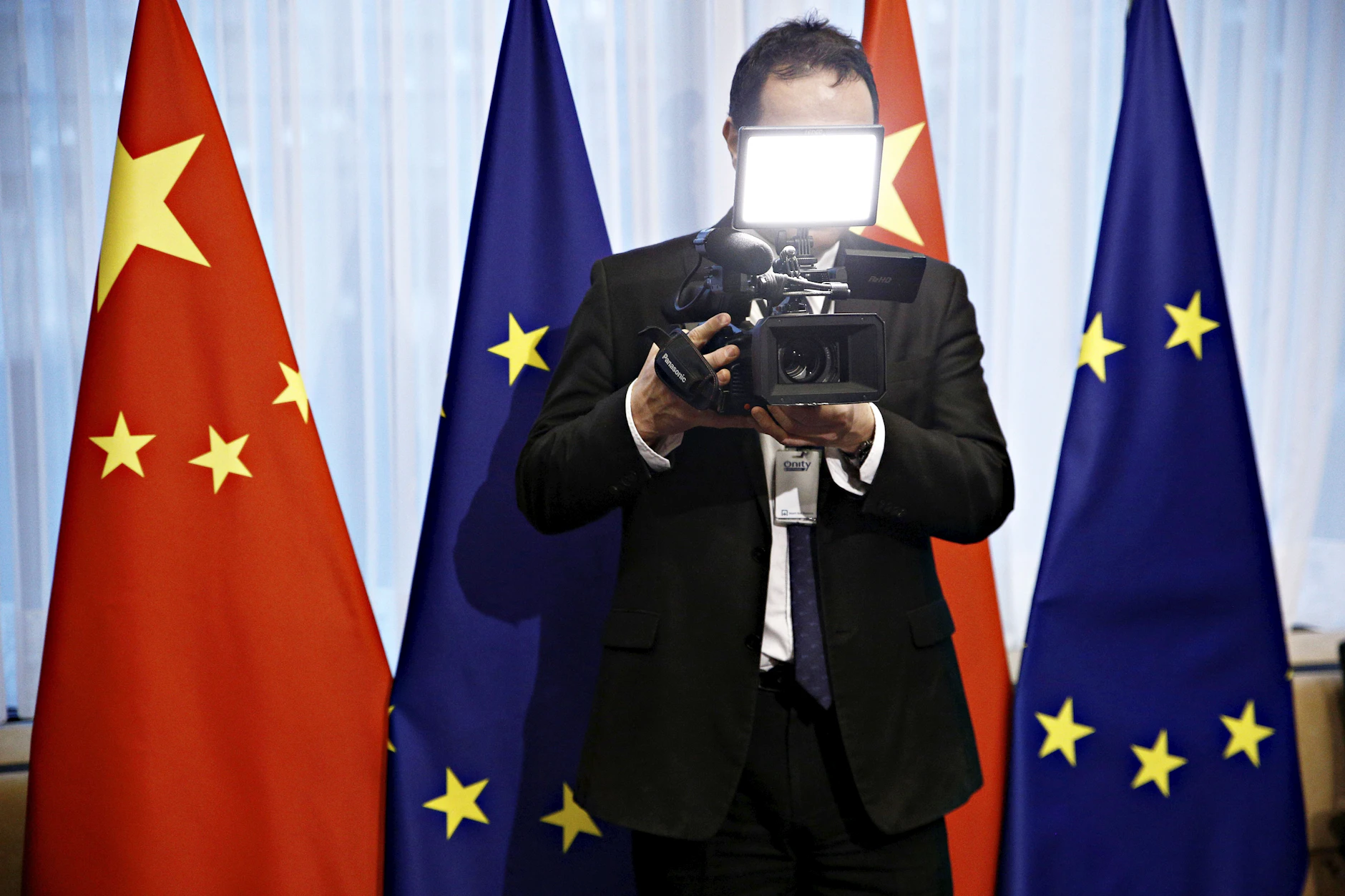 EU- und China-Flaggen im Europäischen Rat