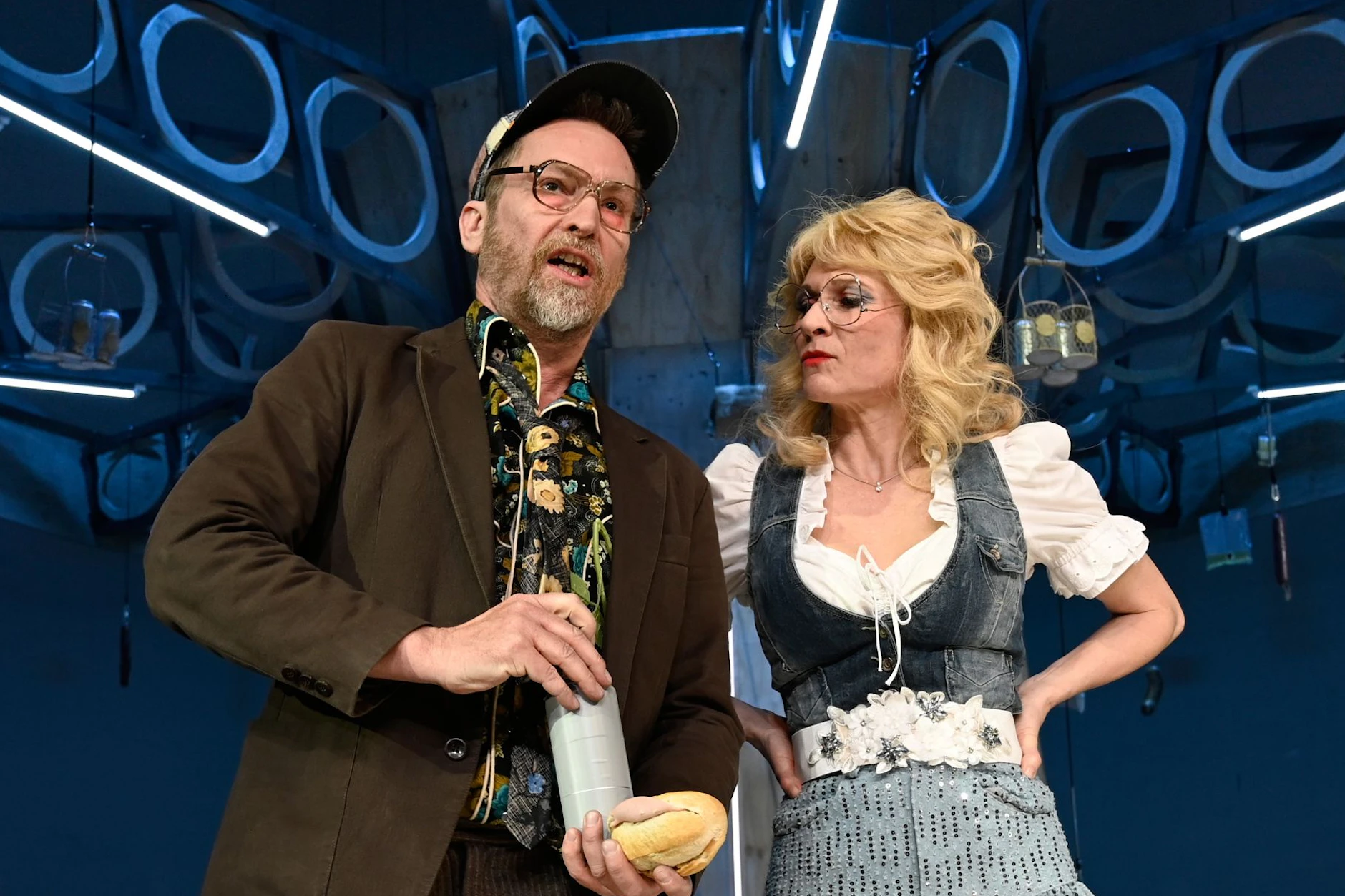 Manuel Harder und Julischka Eichel in „Automatenbüfett“ im Deutschen Theater