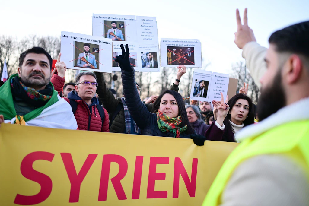 Scharfschützen und Demonstrationsverbot: Berlin rüstet sich für den Besuch des syrischen Übergangspräsidenten