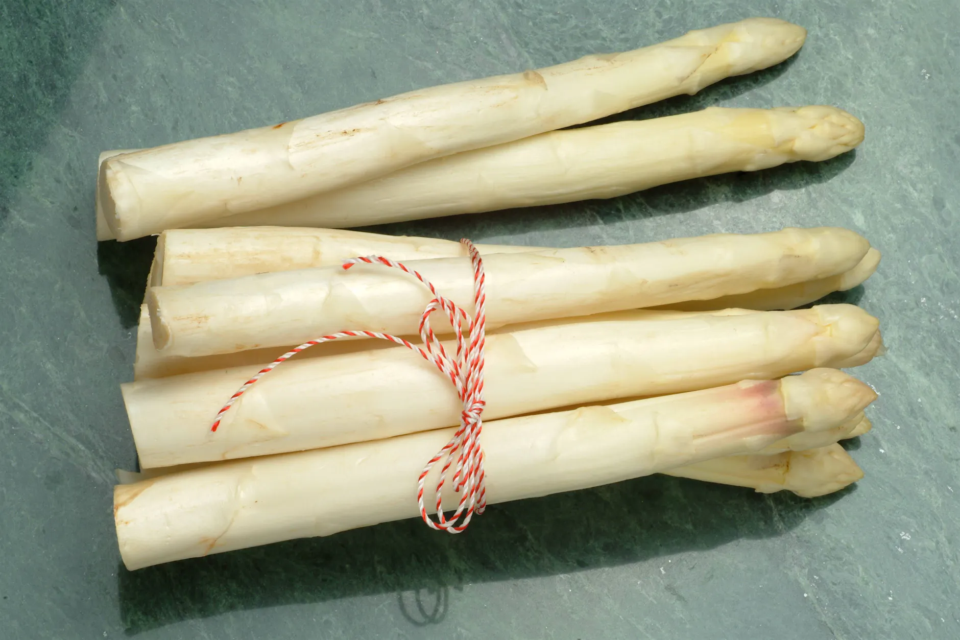 „Weißes Gold“: Ein Preisschild für Spargel sorgt für Wut im Netz