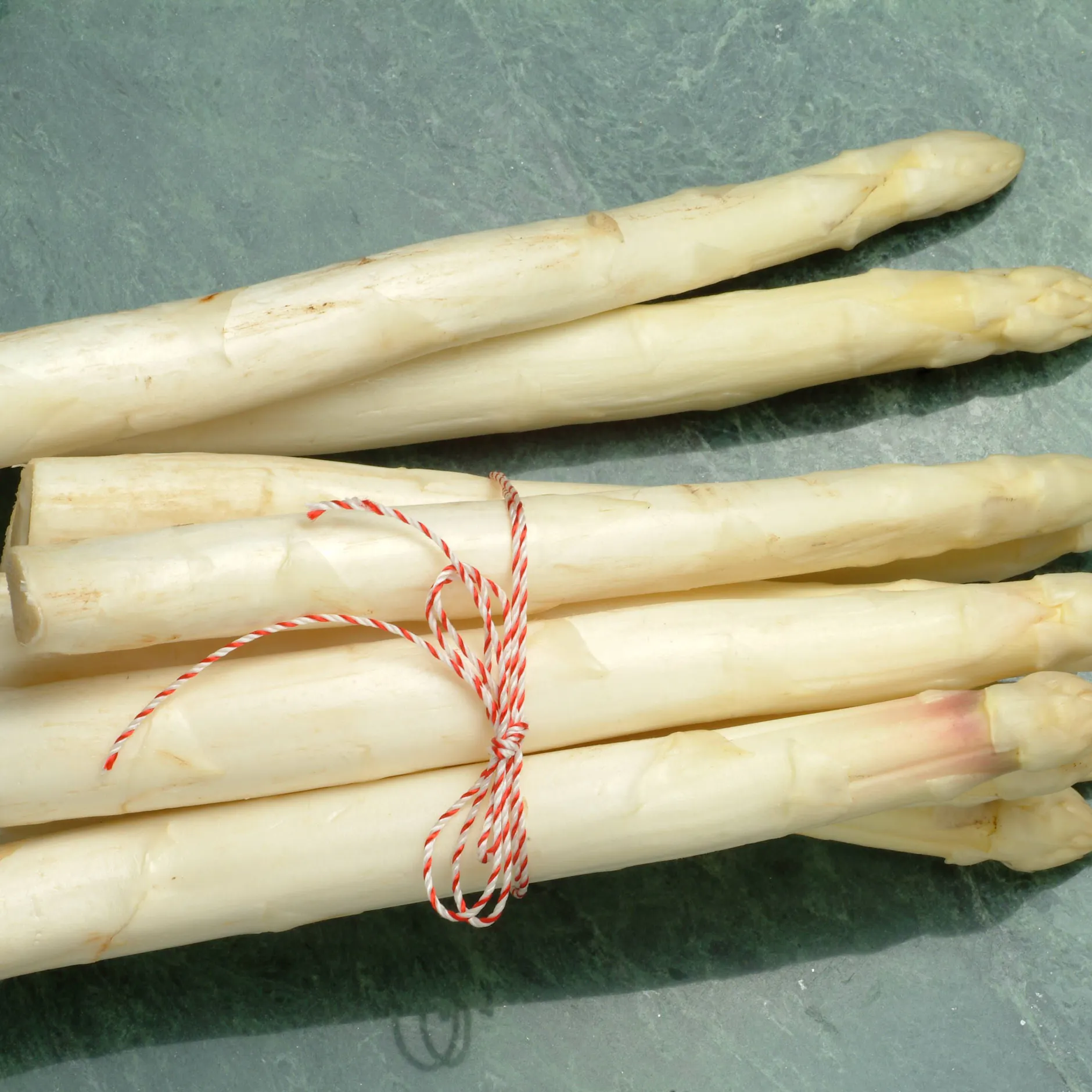 „Weißes Gold“: Ein Preisschild für Spargel sorgt für Wut im Netz