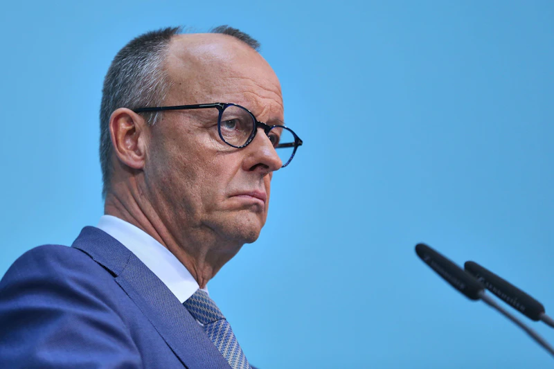 „Plötzlich ganz still“: Merz wirft Grünen Inkonsequenz bei Frauenrechten vor