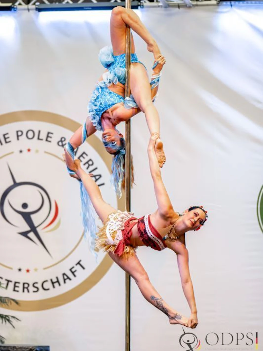 Kraft und Eleganz: Ein Paar-Wettkampf im Pole-Sports bei der DM im vergangenen Jahr.