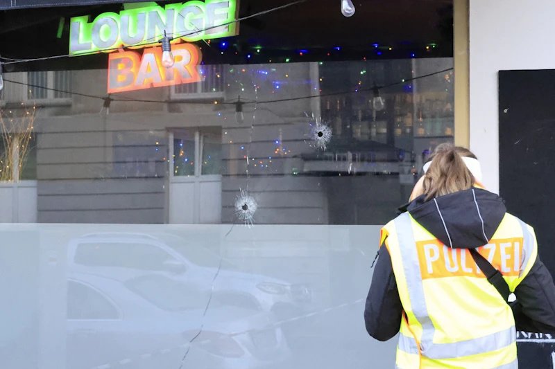 Attentäter schießen auf Café in Berlin – war es Schutzgeld-Terror?